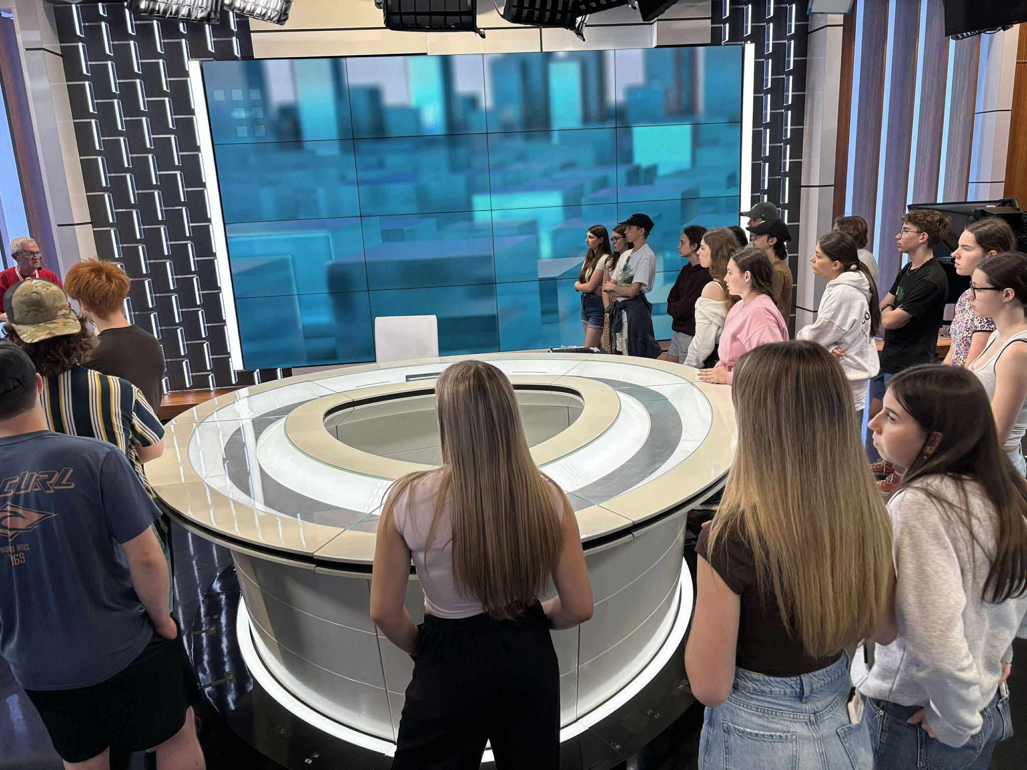 494818500 1774970853457185 219637896927804165 N