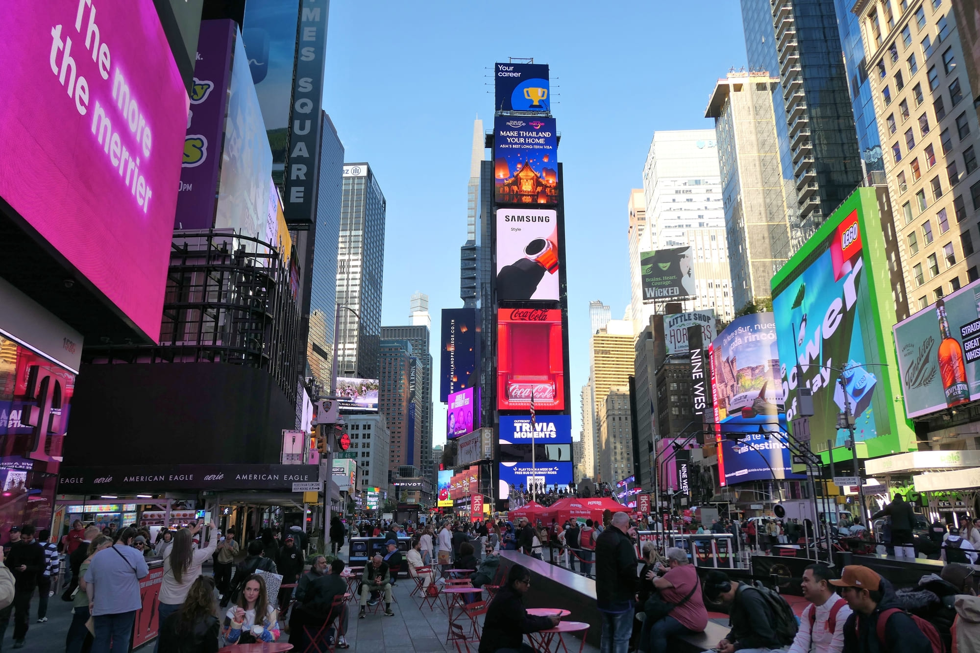 Shutterstock 2599599259